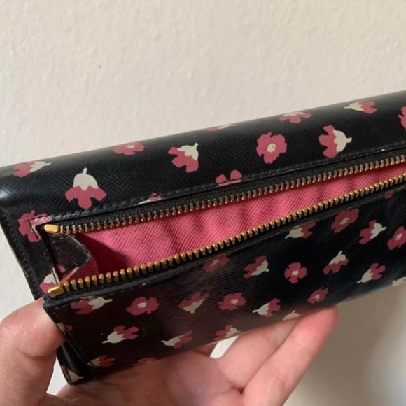 Prada Saffiano Wallet - Picture 5 of 6